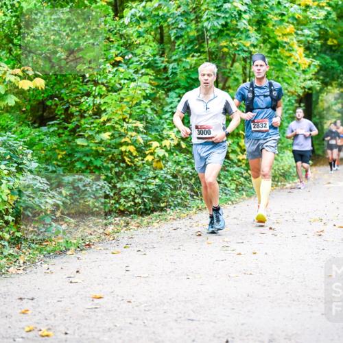 12.10.2025 - Bramfelder Halbmarathon 2025 Dr. Thomas Lammeyer http://msf.ph/oto/9341635 12.10.2025 09:52:27 Laufen 3000 meine-sportfotos.de