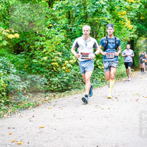 12.10.2025 - Bramfelder Halbmarathon 2025 Dr. Thomas Lammeyer http://msf.ph/oto/9341636 12.10.2025 09:52:27 Laufen 3000, 2832 meine-sportfotos.de