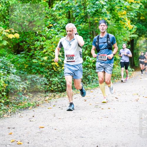 12.10.2025 - Bramfelder Halbmarathon 2025 Dr. Thomas Lammeyer http://msf.ph/oto/9341638 12.10.2025 09:52:28 Laufen 3000, 2832 meine-sportfotos.de