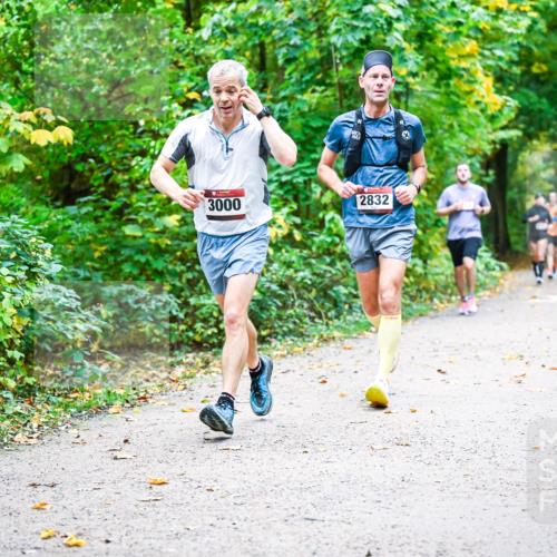 12.10.2025 - Bramfelder Halbmarathon 2025 Dr. Thomas Lammeyer http://msf.ph/oto/9341640 12.10.2025 09:52:28 Laufen 3000, 2832 meine-sportfotos.de