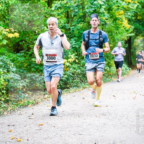 12.10.2025 - Bramfelder Halbmarathon 2025 Dr. Thomas Lammeyer http://msf.ph/oto/9341641 12.10.2025 09:52:28 Laufen 2832, 3000 meine-sportfotos.de