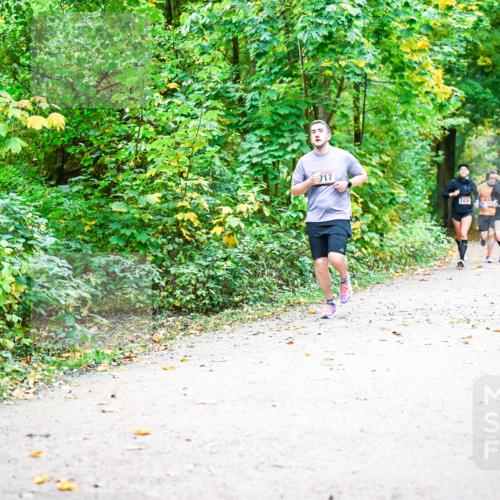 12.10.2025 - Bramfelder Halbmarathon 2025 Dr. Thomas Lammeyer http://msf.ph/oto/9341652 12.10.2025 09:52:30 Laufen 17, 2438, 2897 meine-sportfotos.de