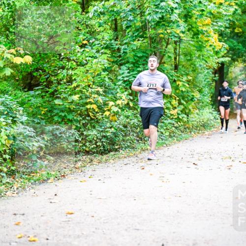 12.10.2025 - Bramfelder Halbmarathon 2025 Dr. Thomas Lammeyer http://msf.ph/oto/9341654 12.10.2025 09:52:31 Laufen 2717, 2438, 2897 meine-sportfotos.de