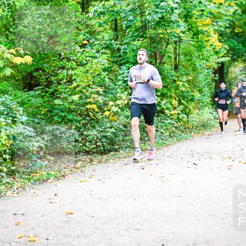 12.10.2025 - Bramfelder Halbmarathon 2025 Dr. Thomas Lammeyer http://msf.ph/oto/9341655 12.10.2025 09:52:31 Laufen 271, 2439, 2438, 2897 meine-sportfotos.de