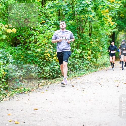 12.10.2025 - Bramfelder Halbmarathon 2025 Dr. Thomas Lammeyer http://msf.ph/oto/9341658 12.10.2025 09:52:31 Laufen 2717, 243, 2897 meine-sportfotos.de