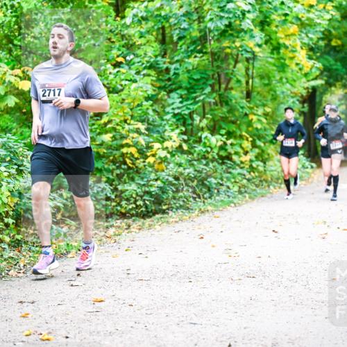 12.10.2025 - Bramfelder Halbmarathon 2025 Dr. Thomas Lammeyer http://msf.ph/oto/9341666 12.10.2025 09:52:32 Laufen 2717, 2438, 3857 meine-sportfotos.de