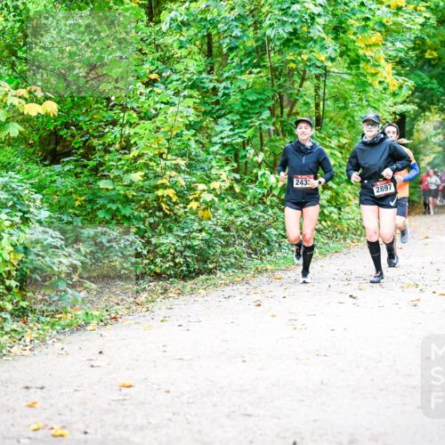 12.10.2025 - Bramfelder Halbmarathon 2025 Dr. Thomas Lammeyer http://msf.ph/oto/9341669 12.10.2025 09:52:34 Laufen 243, 2897 meine-sportfotos.de