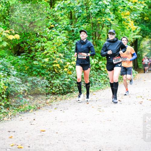 12.10.2025 - Bramfelder Halbmarathon 2025 Dr. Thomas Lammeyer http://msf.ph/oto/9341675 12.10.2025 09:52:35 Laufen 2430, 2897, 2684 meine-sportfotos.de