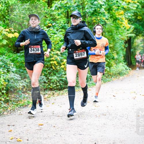 12.10.2025 - Bramfelder Halbmarathon 2025 Dr. Thomas Lammeyer http://msf.ph/oto/9341681 12.10.2025 09:52:36 Laufen 2438, 2897 meine-sportfotos.de