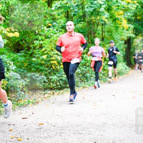 12.10.2025 - Bramfelder Halbmarathon 2025 Dr. Thomas Lammeyer http://msf.ph/oto/9341716 12.10.2025 09:52:48 Laufen 2970, 77, 2541 meine-sportfotos.de