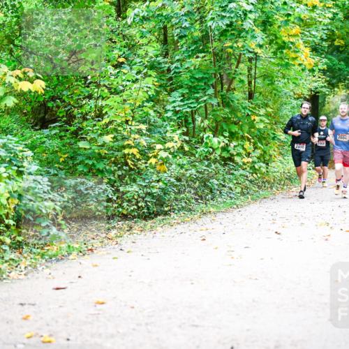 12.10.2025 - Bramfelder Halbmarathon 2025 Dr. Thomas Lammeyer http://msf.ph/oto/9341747 12.10.2025 09:52:52 Laufen 2910, 2468, 2604 meine-sportfotos.de