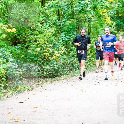 12.10.2025 - Bramfelder Halbmarathon 2025 Dr. Thomas Lammeyer http://msf.ph/oto/9341757 12.10.2025 09:52:54 Laufen 2910, 2468, 260, 2535, 2605 meine-sportfotos.de