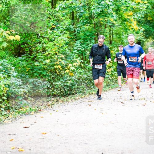 12.10.2025 - Bramfelder Halbmarathon 2025 Dr. Thomas Lammeyer http://msf.ph/oto/9341758 12.10.2025 09:52:55 Laufen 2910, 2604, 2605 meine-sportfotos.de