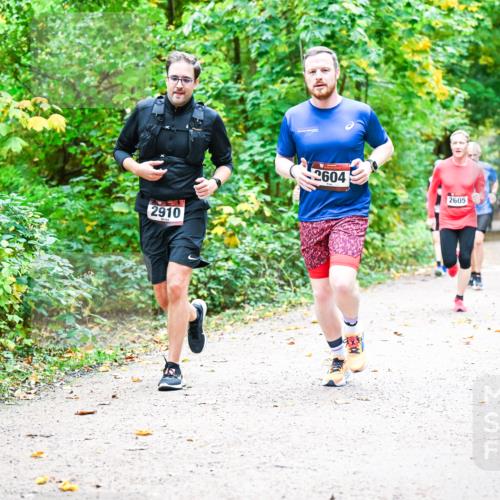 12.10.2025 - Bramfelder Halbmarathon 2025 Dr. Thomas Lammeyer http://msf.ph/oto/9341767 12.10.2025 09:52:56 Laufen 2910, 2604, 2605 meine-sportfotos.de