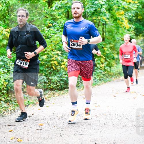 12.10.2025 - Bramfelder Halbmarathon 2025 Dr. Thomas Lammeyer http://msf.ph/oto/9341770 12.10.2025 09:52:56 Laufen 2910, 2604, 2605 meine-sportfotos.de