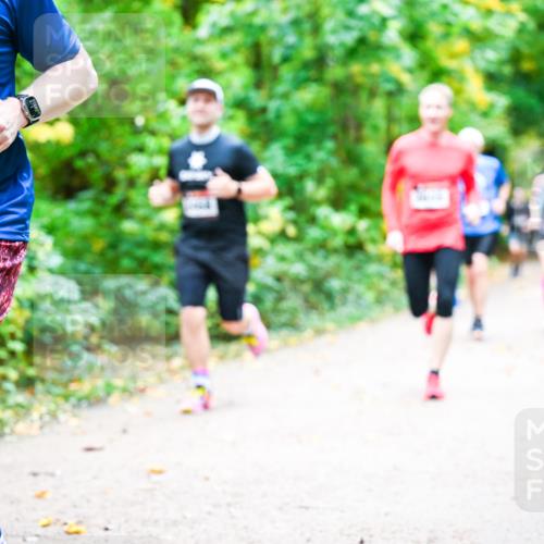 12.10.2025 - Bramfelder Halbmarathon 2025 Dr. Thomas Lammeyer http://msf.ph/oto/9341776 12.10.2025 09:52:57 Laufen 34, 2604 meine-sportfotos.de