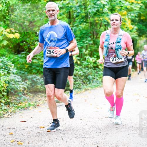 12.10.2025 - Bramfelder Halbmarathon 2025 Dr. Thomas Lammeyer http://msf.ph/oto/9341790 12.10.2025 09:53:00 Laufen 254, 273 meine-sportfotos.de