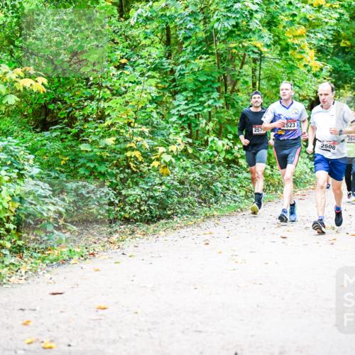 12.10.2025 - Bramfelder Halbmarathon 2025 Dr. Thomas Lammeyer http://msf.ph/oto/9341803 12.10.2025 09:53:03 Laufen 257, 2523, 2508, 2643 meine-sportfotos.de