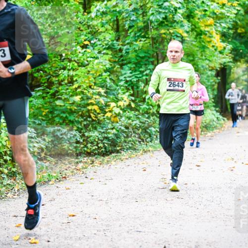 12.10.2025 - Bramfelder Halbmarathon 2025 Dr. Thomas Lammeyer http://msf.ph/oto/9341824 12.10.2025 09:53:06 Laufen 2573, 2643, 2925 meine-sportfotos.de