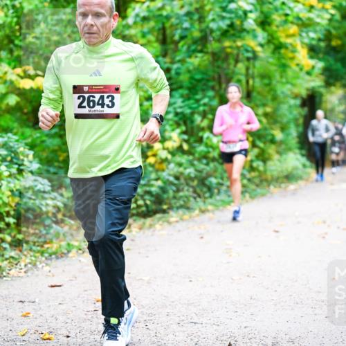 12.10.2025 - Bramfelder Halbmarathon 2025 Dr. Thomas Lammeyer http://msf.ph/oto/9341833 12.10.2025 09:53:07 Laufen 134, 2643 meine-sportfotos.de