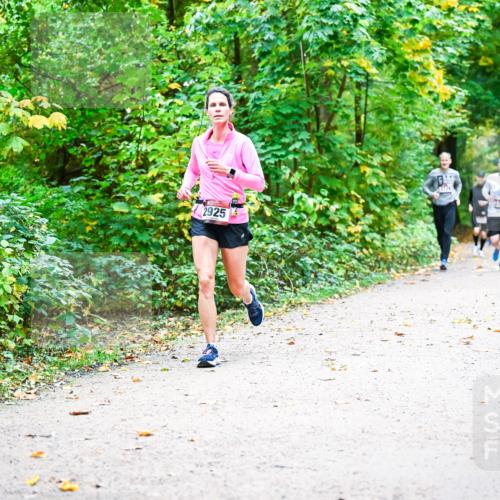 12.10.2025 - Bramfelder Halbmarathon 2025 Dr. Thomas Lammeyer http://msf.ph/oto/9341839 12.10.2025 09:53:08 Laufen 2925, 2713 meine-sportfotos.de