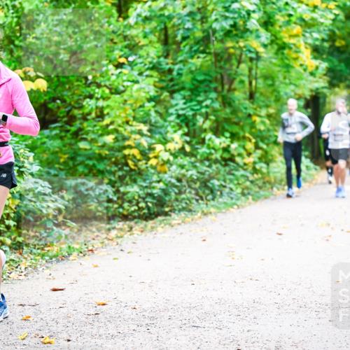 12.10.2025 - Bramfelder Halbmarathon 2025 Dr. Thomas Lammeyer http://msf.ph/oto/9341848 12.10.2025 09:53:10 Laufen 2925 meine-sportfotos.de