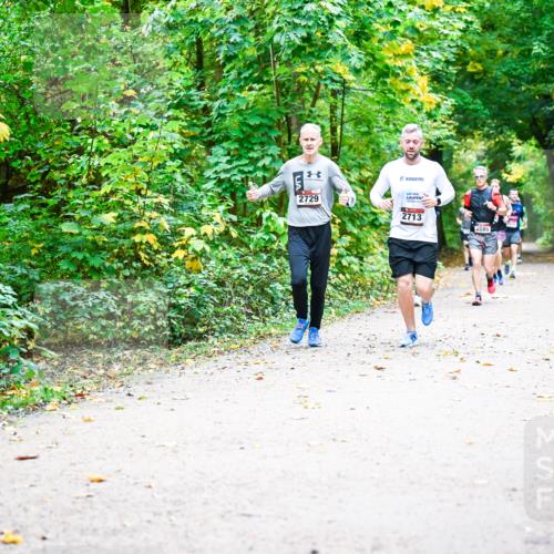 12.10.2025 - Bramfelder Halbmarathon 2025 Dr. Thomas Lammeyer http://msf.ph/oto/9341851 12.10.2025 09:53:12 Laufen 2729, 2713, 2685 meine-sportfotos.de