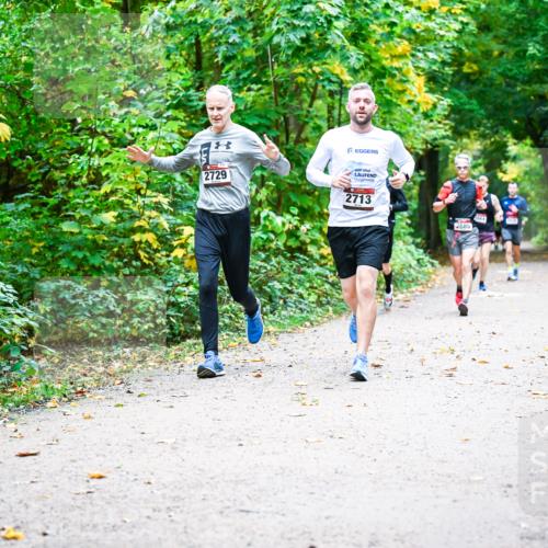 12.10.2025 - Bramfelder Halbmarathon 2025 Dr. Thomas Lammeyer http://msf.ph/oto/9341857 12.10.2025 09:53:13 Laufen 2729, 2713, 2685 meine-sportfotos.de