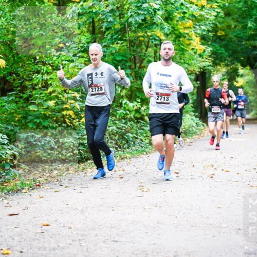 12.10.2025 - Bramfelder Halbmarathon 2025 Dr. Thomas Lammeyer http://msf.ph/oto/9341858 12.10.2025 09:53:13 Laufen 2729, 2713, 2685 meine-sportfotos.de