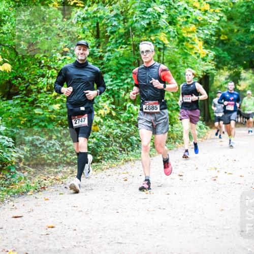 12.10.2025 - Bramfelder Halbmarathon 2025 Dr. Thomas Lammeyer http://msf.ph/oto/9341877 12.10.2025 09:53:16 Laufen 2747, 2685, 2864 meine-sportfotos.de