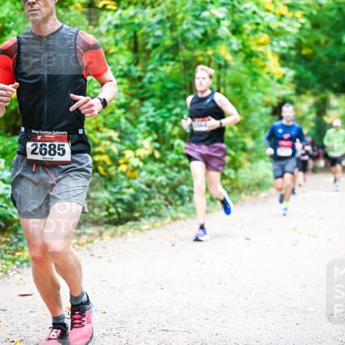 12.10.2025 - Bramfelder Halbmarathon 2025 Dr. Thomas Lammeyer http://msf.ph/oto/9341885 12.10.2025 09:53:18 Laufen 34, 2685 meine-sportfotos.de