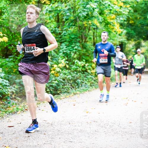 12.10.2025 - Bramfelder Halbmarathon 2025 Dr. Thomas Lammeyer http://msf.ph/oto/9341894 12.10.2025 09:53:19 Laufen 2864, 2930 meine-sportfotos.de