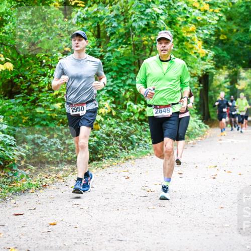 12.10.2025 - Bramfelder Halbmarathon 2025 Dr. Thomas Lammeyer http://msf.ph/oto/9341920 12.10.2025 09:53:23 Laufen 2950, 2649 meine-sportfotos.de