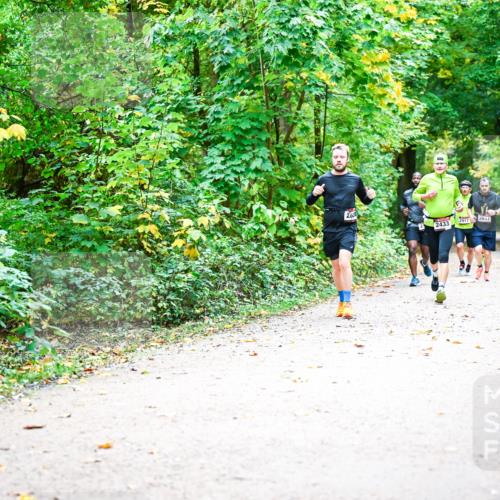 12.10.2025 - Bramfelder Halbmarathon 2025 Dr. Thomas Lammeyer http://msf.ph/oto/9341941 12.10.2025 09:53:28 Laufen 2020, 2917, 2657, 2790, 2433 meine-sportfotos.de