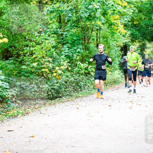 12.10.2025 - Bramfelder Halbmarathon 2025 Dr. Thomas Lammeyer http://msf.ph/oto/9341943 12.10.2025 09:53:28 Laufen 282, 2433, 2913, 2796 meine-sportfotos.de