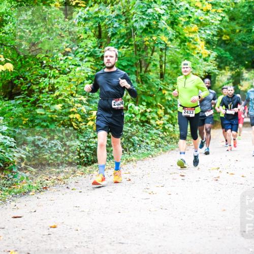 12.10.2025 - Bramfelder Halbmarathon 2025 Dr. Thomas Lammeyer http://msf.ph/oto/9341952 12.10.2025 09:53:30 Laufen 2824, 2433, 279 meine-sportfotos.de