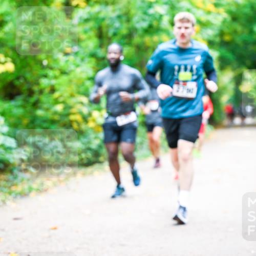 12.10.2025 - Bramfelder Halbmarathon 2025 Dr. Thomas Lammeyer http://msf.ph/oto/9341971 12.10.2025 09:53:33 Laufen 27 meine-sportfotos.de