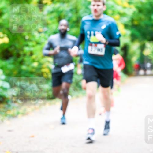 12.10.2025 - Bramfelder Halbmarathon 2025 Dr. Thomas Lammeyer http://msf.ph/oto/9341973 12.10.2025 09:53:34 Laufen 274 meine-sportfotos.de
