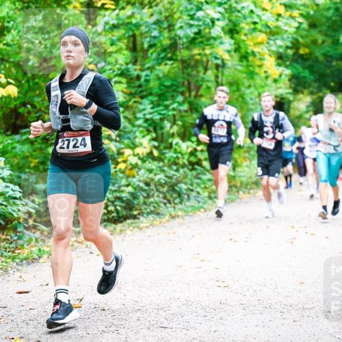 12.10.2025 - Bramfelder Halbmarathon 2025 Dr. Thomas Lammeyer http://msf.ph/oto/9342036 12.10.2025 09:53:49 Laufen 2359, 87, 2724, 2873 meine-sportfotos.de