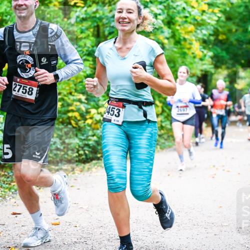 12.10.2025 - Bramfelder Halbmarathon 2025 Dr. Thomas Lammeyer http://msf.ph/oto/9342056 12.10.2025 09:53:52 Laufen 60, 2758, 600, 5, 453, 58 meine-sportfotos.de