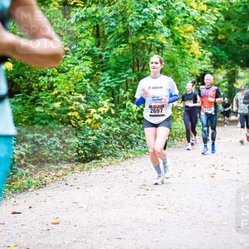 12.10.2025 - Bramfelder Halbmarathon 2025 Dr. Thomas Lammeyer http://msf.ph/oto/9342060 12.10.2025 09:53:53 Laufen 2697, 2709, 2850 meine-sportfotos.de