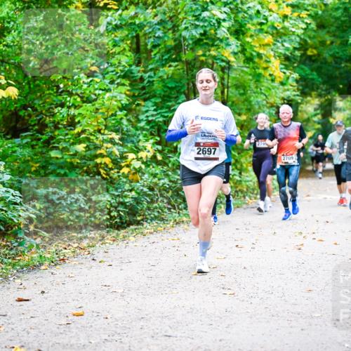 12.10.2025 - Bramfelder Halbmarathon 2025 Dr. Thomas Lammeyer http://msf.ph/oto/9342062 12.10.2025 09:53:54 Laufen 2697, 279, 2709, 2850 meine-sportfotos.de
