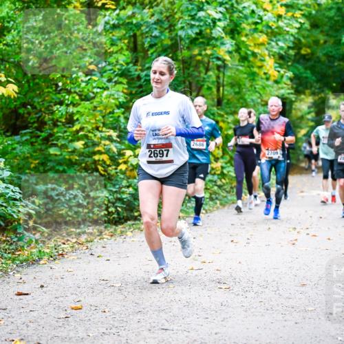 12.10.2025 - Bramfelder Halbmarathon 2025 Dr. Thomas Lammeyer http://msf.ph/oto/9342065 12.10.2025 09:53:54 Laufen 2697, 2686, 2709, 2850 meine-sportfotos.de