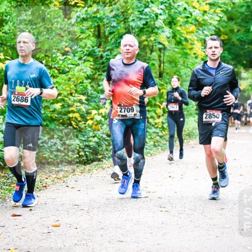 12.10.2025 - Bramfelder Halbmarathon 2025 Dr. Thomas Lammeyer http://msf.ph/oto/9342079 12.10.2025 09:53:56 Laufen 2025, 2686, 2709, 14, 2963, 2850 meine-sportfotos.de