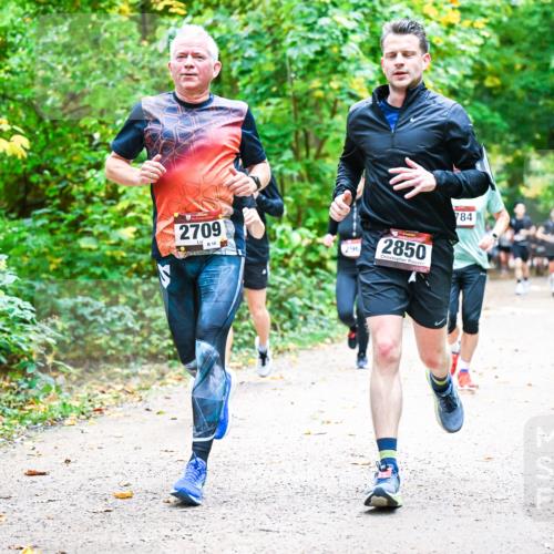 12.10.2025 - Bramfelder Halbmarathon 2025 Dr. Thomas Lammeyer http://msf.ph/oto/9342082 12.10.2025 09:53:57 Laufen 2025, 2686, 2709, 296, 2850, 784 meine-sportfotos.de