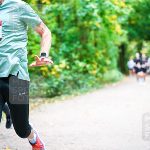 12.10.2025 - Bramfelder Halbmarathon 2025 Dr. Thomas Lammeyer http://msf.ph/oto/9342096 12.10.2025 09:53:59 Laufen 34, 2784 meine-sportfotos.de