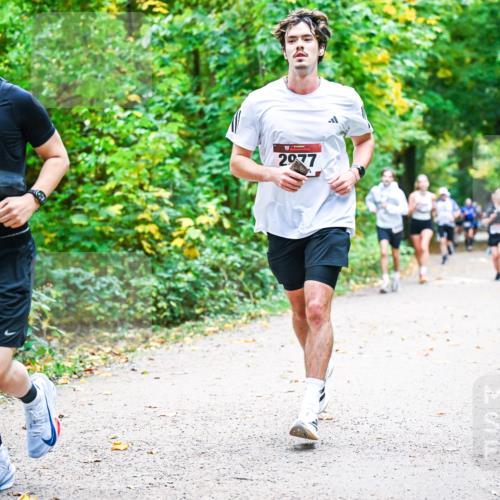12.10.2025 - Bramfelder Halbmarathon 2025 Dr. Thomas Lammeyer http://msf.ph/oto/9342130 12.10.2025 09:54:06 Laufen 2977, 2714 meine-sportfotos.de