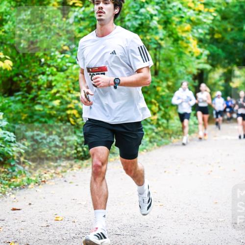 12.10.2025 - Bramfelder Halbmarathon 2025 Dr. Thomas Lammeyer http://msf.ph/oto/9342133 12.10.2025 09:54:06 Laufen 20 meine-sportfotos.de
