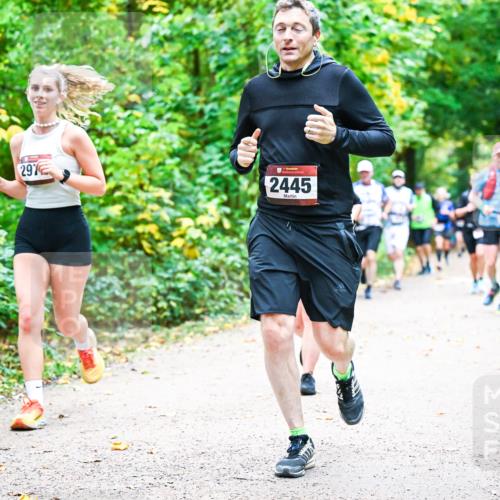 12.10.2025 - Bramfelder Halbmarathon 2025 Dr. Thomas Lammeyer http://msf.ph/oto/9342165 12.10.2025 09:54:11 Laufen 297, 2445 meine-sportfotos.de