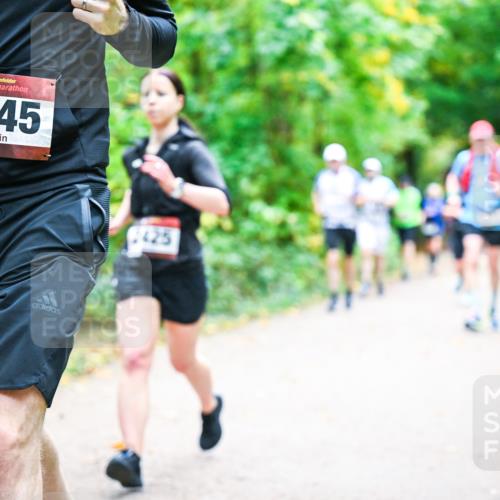 12.10.2025 - Bramfelder Halbmarathon 2025 Dr. Thomas Lammeyer http://msf.ph/oto/9342170 12.10.2025 09:54:12 Laufen 34, 2445, 2425 meine-sportfotos.de